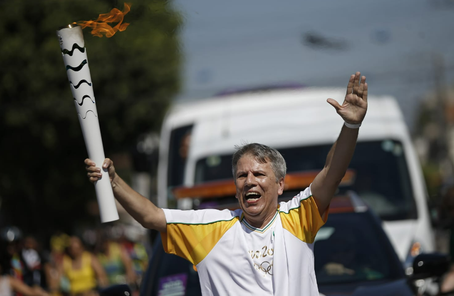 Eliezer e a Honra de Conduzir a Tocha Olímpica nos Jogos Rio 2016